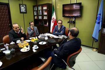 جلسه رئیس دانشگاه با حاج آقا بیانی